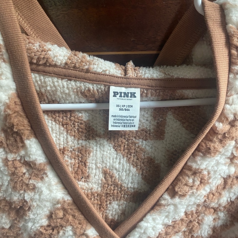 PINK Victoria's Secret Oversized Sherpa Hoodie - Picture 6 of 11